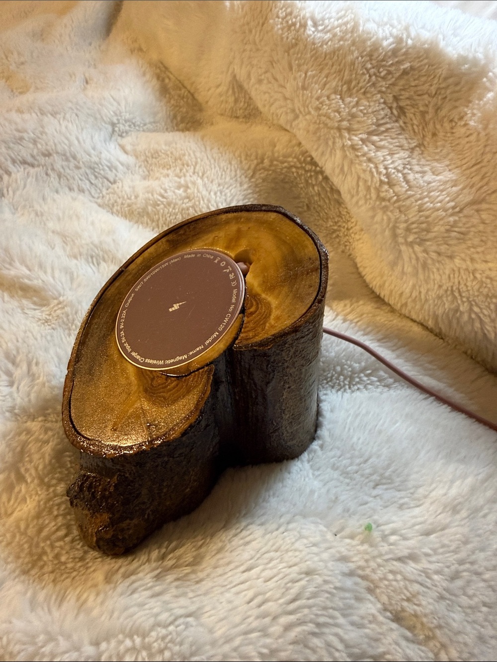 Aspen wood phone charger - Picture 4 of 7
